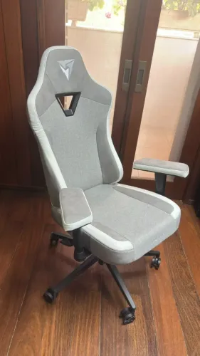 Cadeira Gamer ThunderX3 CORE Smart Loft Cinza Claro - 4 meses de uso