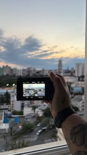 Sony ZV-E10 + lente 16-50mm | R$ 4.500