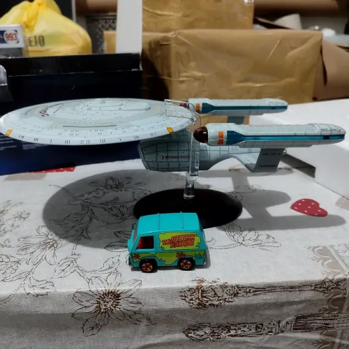Miniatura Eaglemoss U.S.S. Enterprise NCC-1701-C