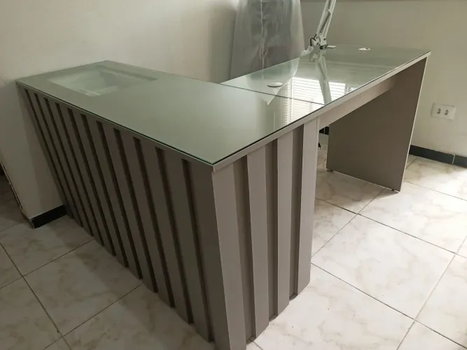 Mesa Neils designer ou penteadeira