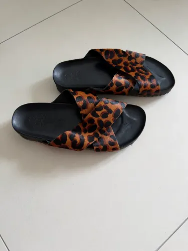 Sandália animal print Vinci Shoes - tamanho 37