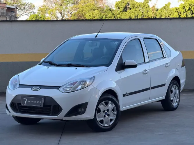 Ford Fiesta Sedan SE 1.6 8V Flex 4P 2014