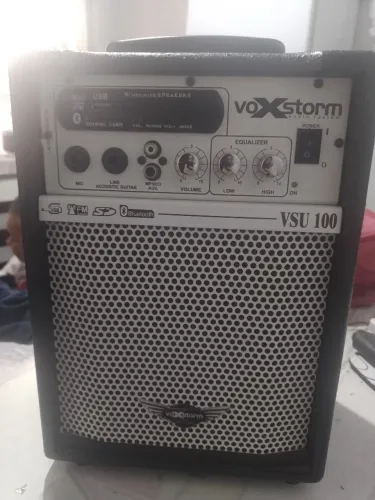 Caixa de som amplificada Voxstrorm 