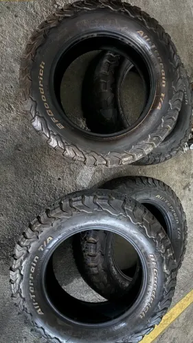 4 Pneus BF Goodrich - 265 /65/R18 - 10 mil km de uso