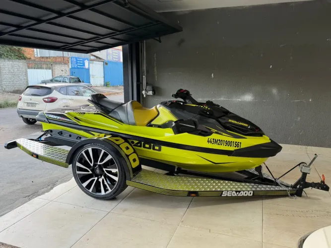 Jet 300 com carreta nova