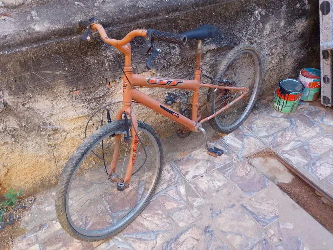 Bicicleta GT Laranja