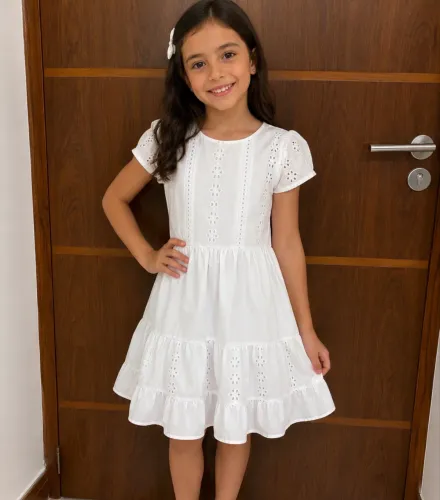 Vestido branco arrumado