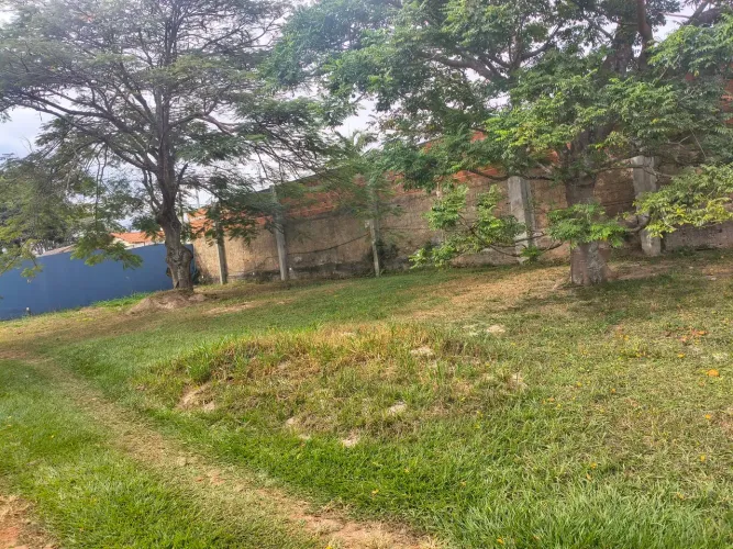 Vendo lote de 600m² condomínio fechado escriturado no Jockey club