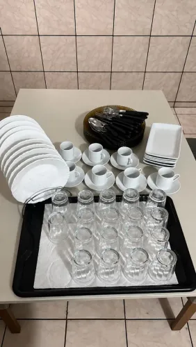 Pratos e talheres