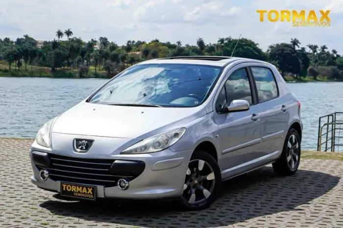 Peugeot 307 Feline 2.0/2.0 Flex 16V 5P Mec. 2011