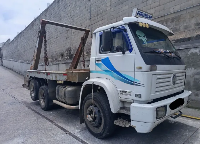 Caminhão Poly VW 16.200