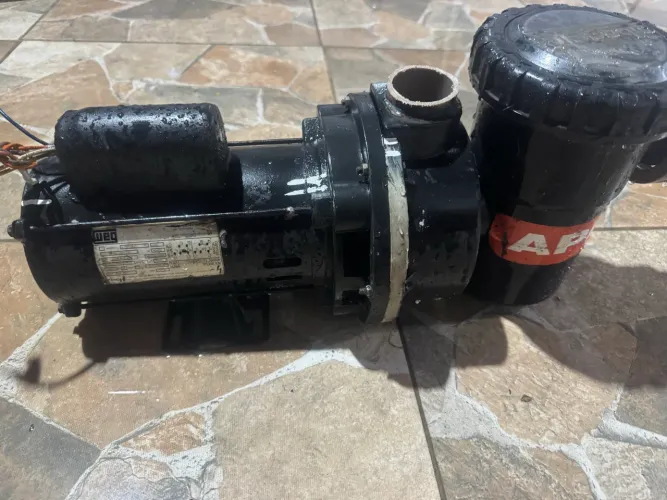 Bomba para piscina 1Cv WEG