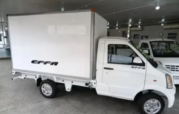 Caminhão Bau Effa V21