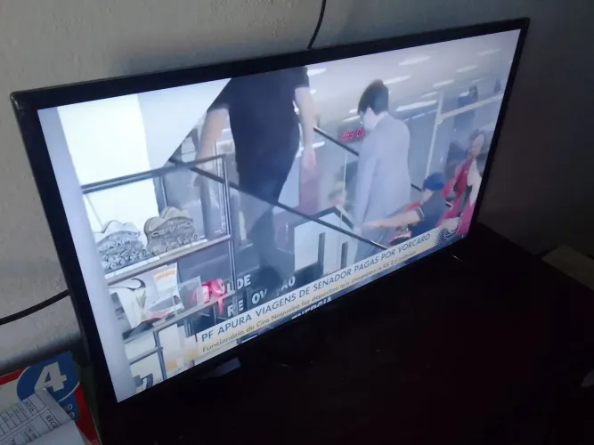 Televisão plhico 32"