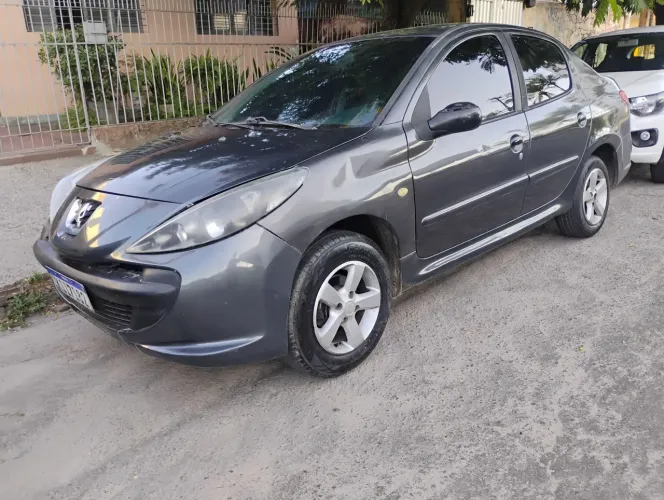 Peugeot 207 Sedan Passion XR 1.4 Flex 8V 4P 2010