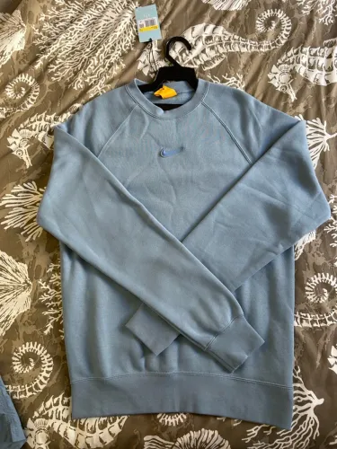 Moletom nocta azul TM P na etiqueta