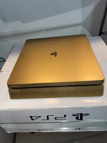 PS4 Slim edição Gold 