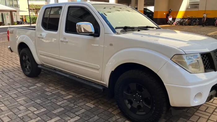 Nissan Frontier LE CD 4X4 2.5 TB Diesel Mec. 2011