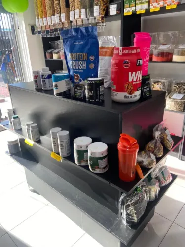 ILHA COM RODÍZIOS EM MDF DE 15 MM PRETO