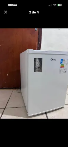 Frigobar Midea 67 litros , Muito Conservado sem detalhes, $600, Nao entrego
