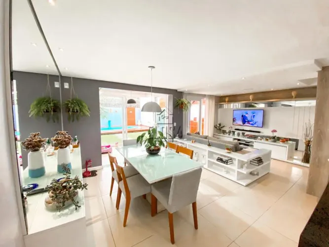 Casa Semi Mobiliada à venda em São Leopoldo, Bairro Santo André - Com piscina, churrasquei