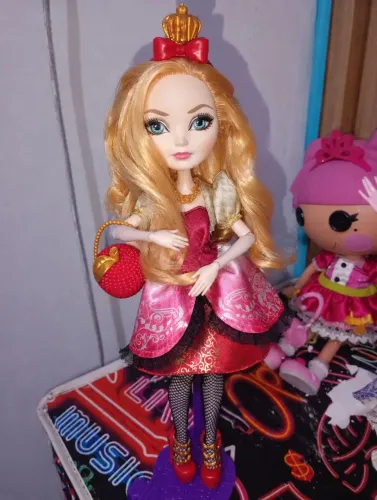 Apple white w2 Ever After High