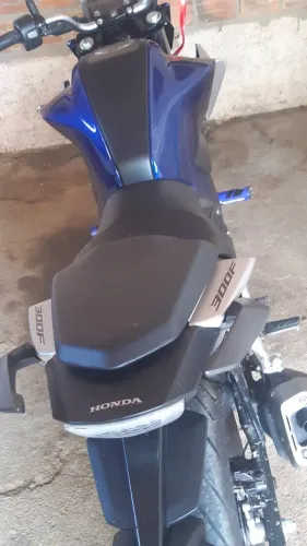 Vendo cb twister 300 2026 moto de consórcio pra assumir as parcelas falta 19 de 858 vendo 