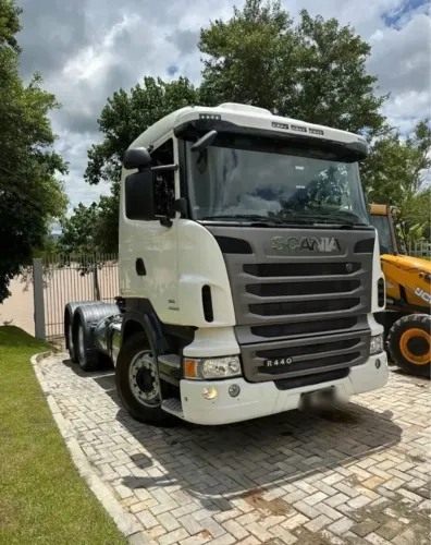 scania r440 6x2 ano 2013
