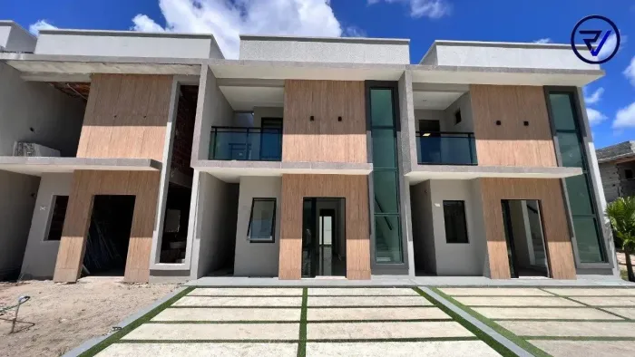 Linda Casa em Condomínio no Eusébio