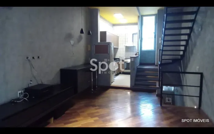 CASA EM CONDOMÍNIO FECHADO PRÓXIMO AO COMÉRCIO DO BAIRRO! PORTARIA 24HS