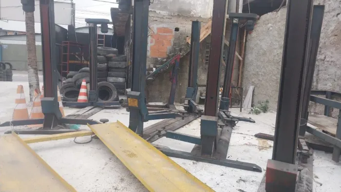 4 ELEVADOR  RAMPA DE ALINHAMENTO COMPRESSOR DESMONTADORA 