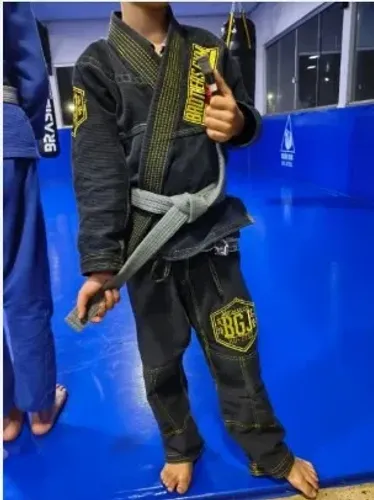 Kimono Jiu Jitsu / Judô Infantil Preto M1 Impecável Novíssimo