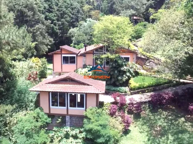 Casa de luxo em condomínio à venda em Embu das Artes-SP, 4 quartos, 1 suíte, 3 salas, 6 ba
