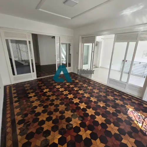 Alugo casa em vila fechada em São Brás