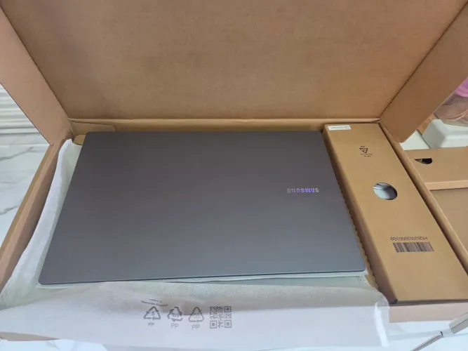 Book4 i5 512GB SSD 16GB de RAM 