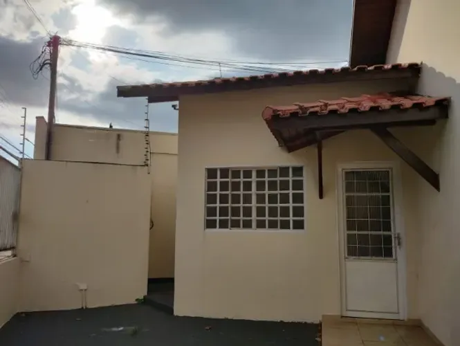Casa perto Comper Ypê Monte Castelo