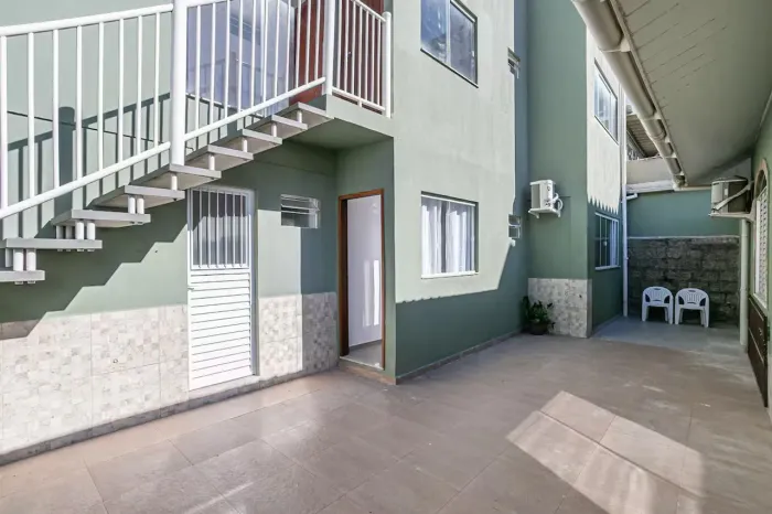 Oportunidade para operador ou investidor: 4 apartamentos em Coqueiros, Florianopolis