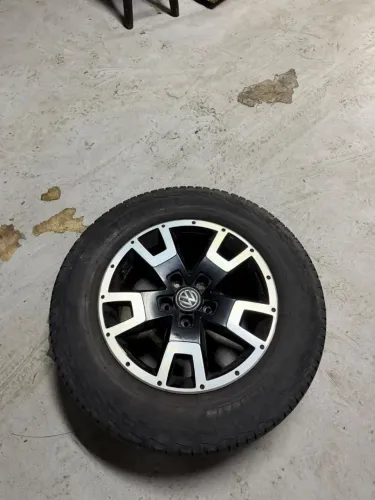 JOGO COMPLETO ORIGINAL VW AMAROK ARO 17 + 4 PNEUS MICHELIN<br>