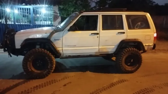 Jeep Cherokee Sport 4.0 Mec./aut. 1998
