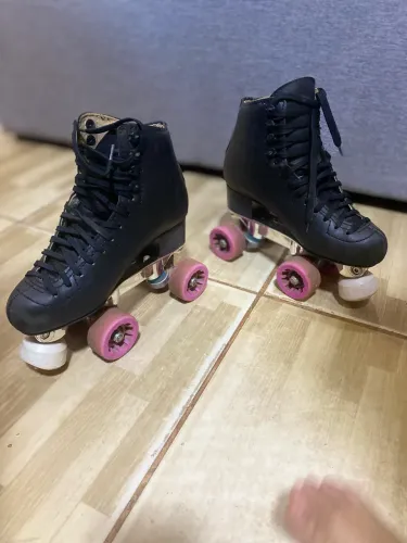 Patins de quatro rodas n:37