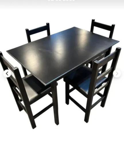 Conjunto mesa com 4 cadeiras 1,15x0,80 dimesa