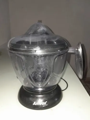 Espremedor de frutas elétrico