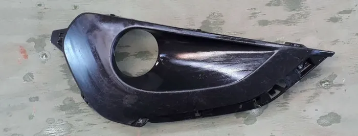 Moldura farol de milha Peugeot 208 17/18