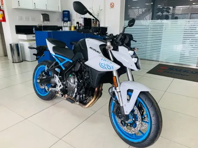 Suzuki GSX 8S
