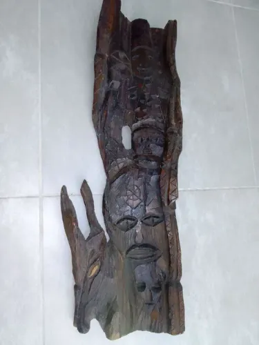 Escultura, Obra do artista Lapchenski, assinada. Peça com mais de 52 anos.