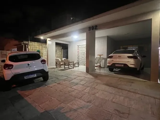 Casa no Expedicionários com 3 Quartos, sendo 2 suítes e piscina.