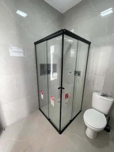 Porta, Box, Janela, Espelho ?