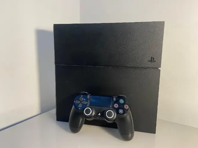Console PS4 - Com jogos