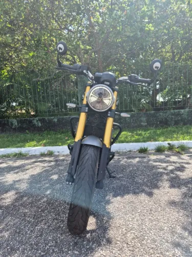 Triumph Speed 400 - Pouco Usado - 1.110KM