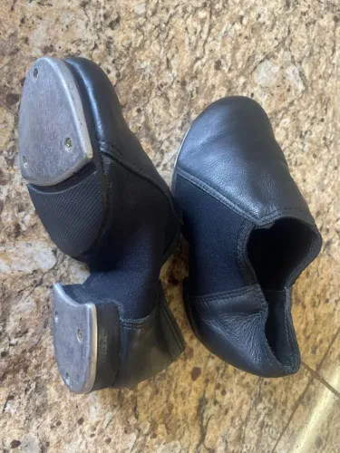 Sapatilha infantil para sapateado em couro preto